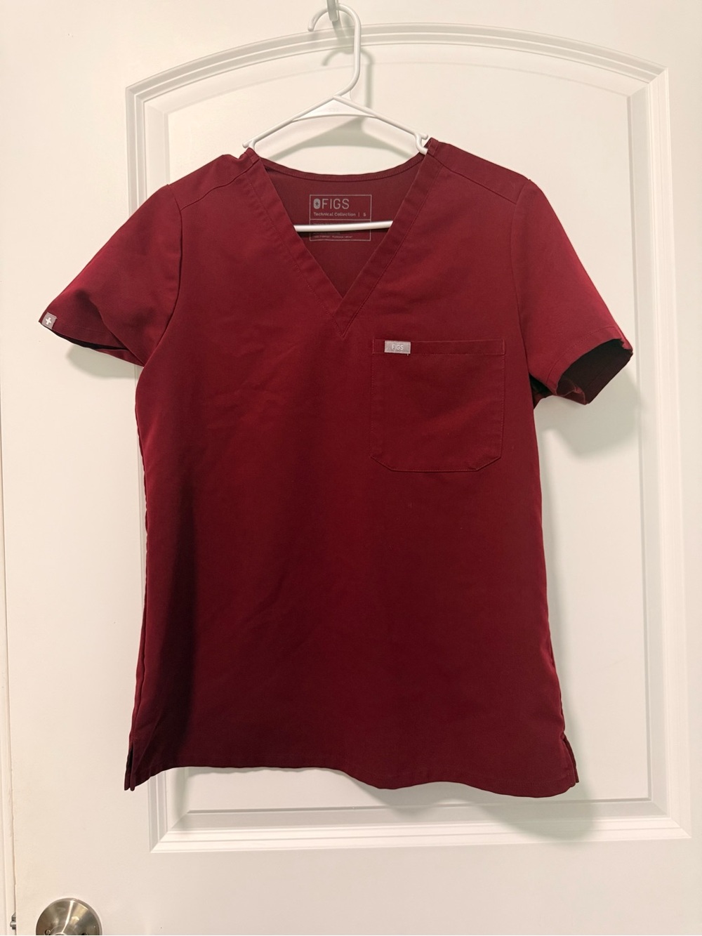 Figs V-Neck Scrub Top in Burgundy